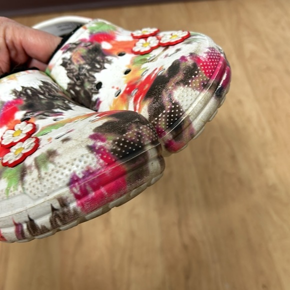 Crocs tie dye fur lined with jibs Size J3 - Picture 5 of 5